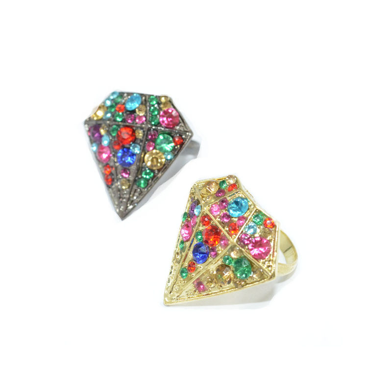 CRYSTAL DIAMOND SHAPE RING - product image  