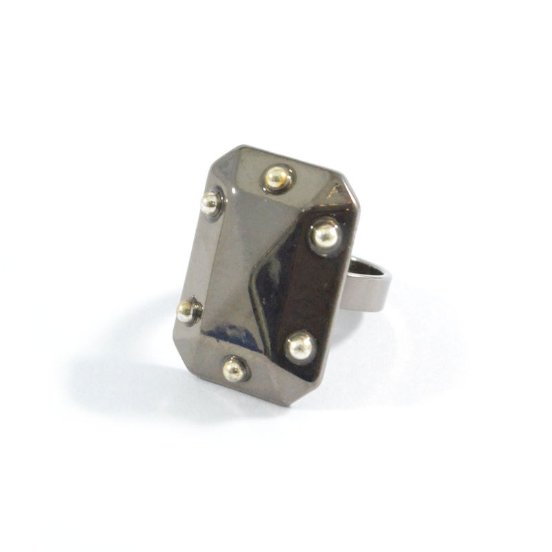 SHINY RECTANGULAR PYRAMID RING - product image  