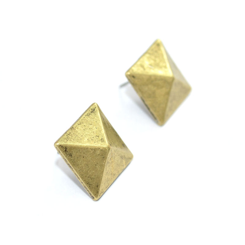 PYRAMID EAR STUD - product image  