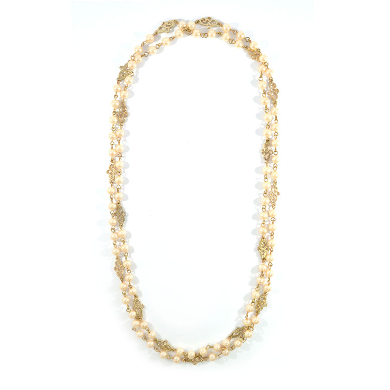 PEARL AND PATTERN PENDANTS LAYER NECKLACE - product image  