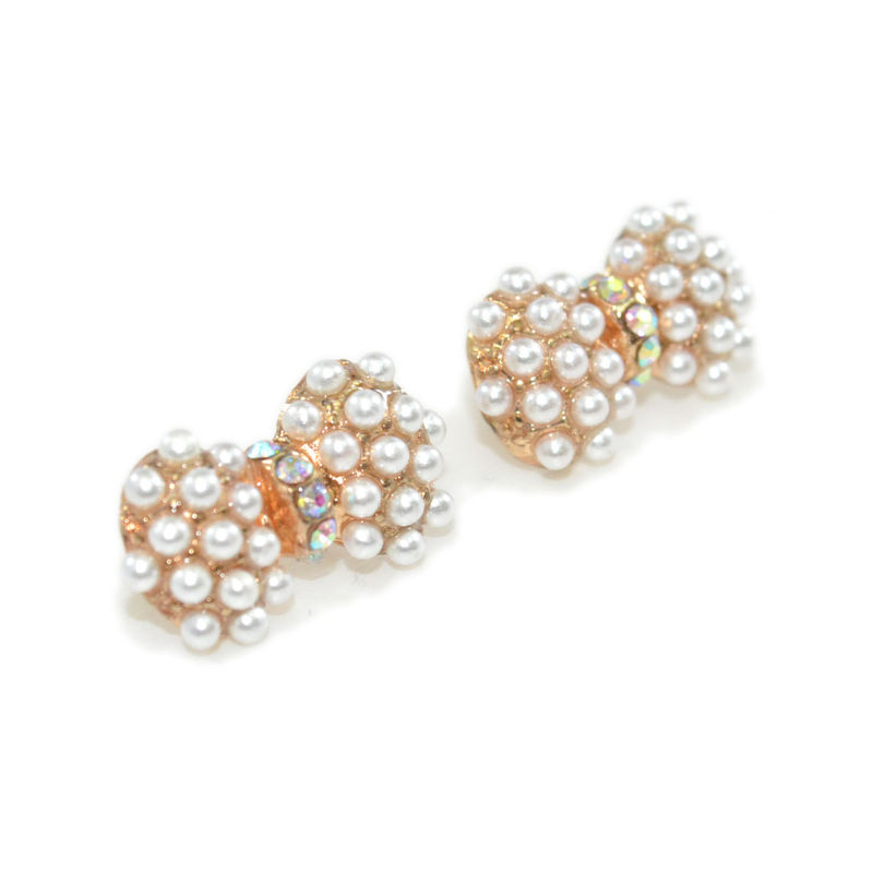PEARL AND CRYSTAL EARRINGS - product image  