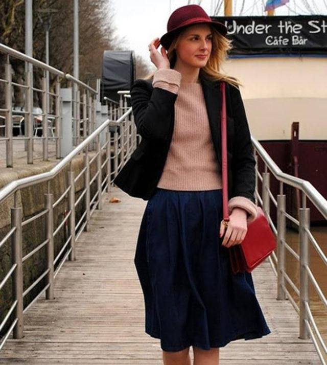 MINIMAL RED SHOULDER BAG - product image  