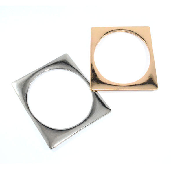 MINIMAL EDGE BANGLE - product image  
