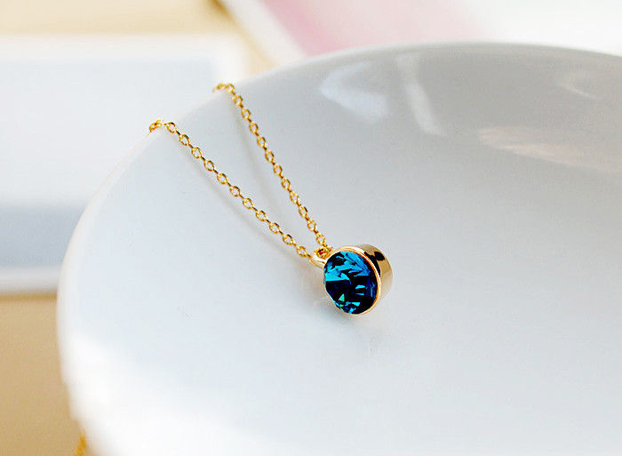MINIMAL CRYSTAL NECKLACE - product image  