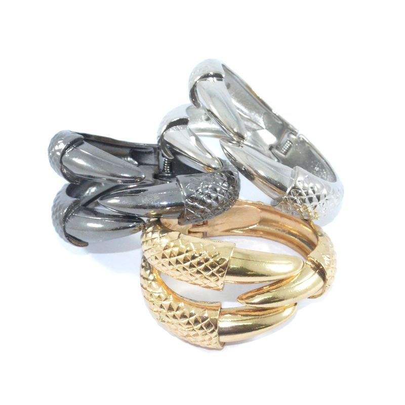 METALLIC ANIMAL CLAW BANGLE - product image  