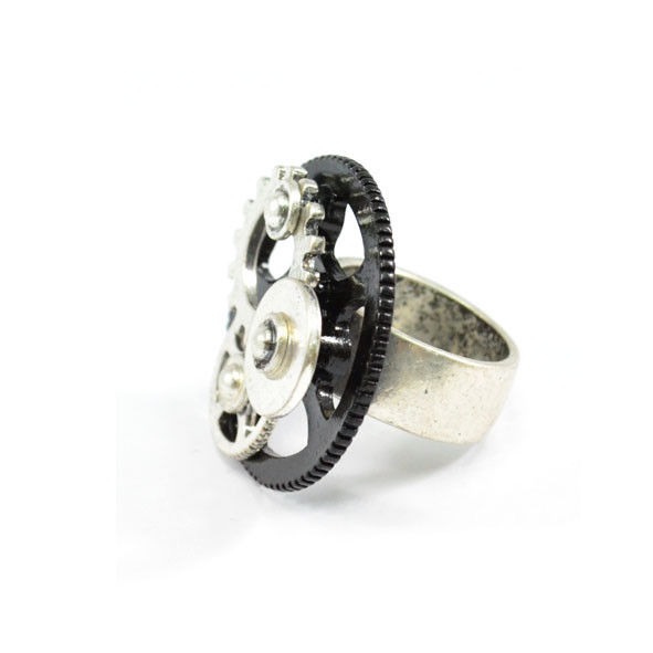 METAL GEAR RING - product image  