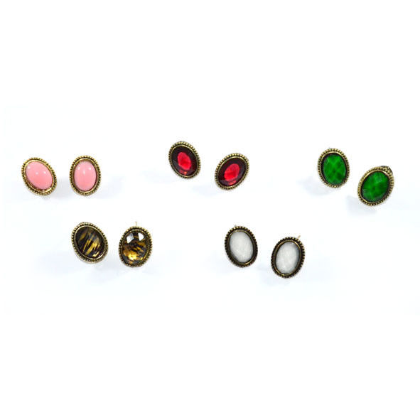 LITTLE OVAL EARRINGS - product image  