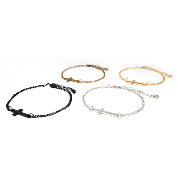 LITTLE CROSS BRACELET - product image  