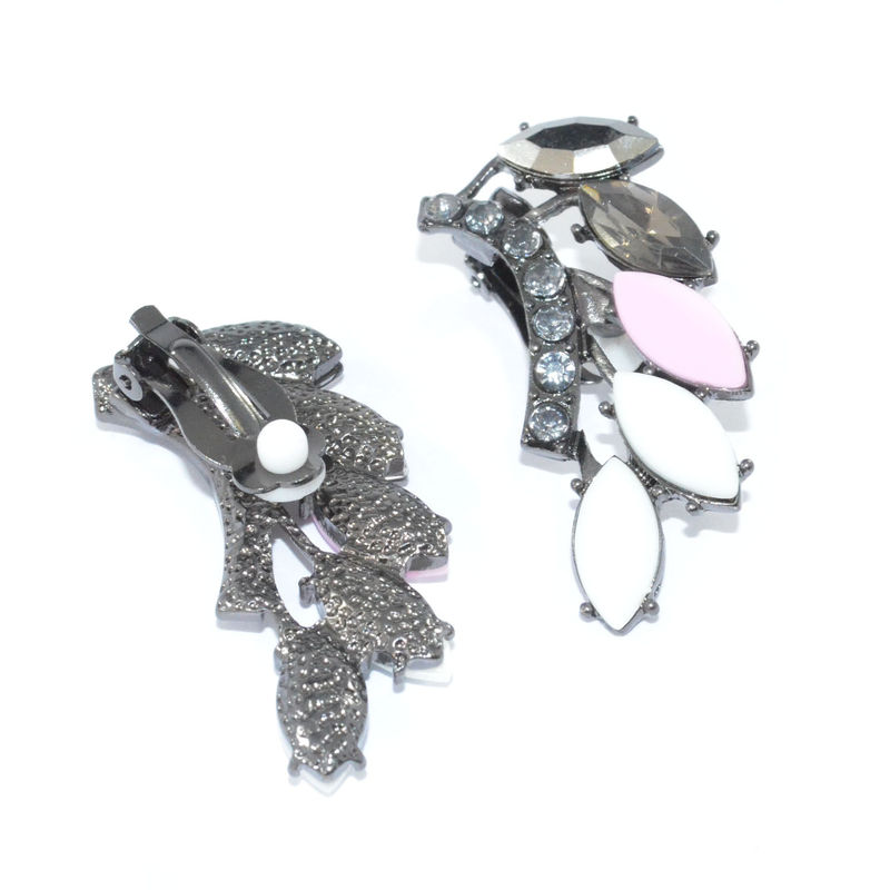 LEAF SHAPE CRYSTALS AND GEM EAR CLIP - product image  