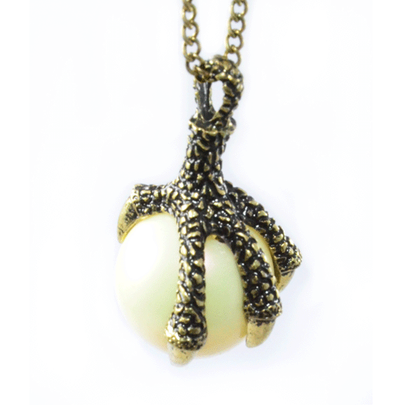 VINTAGE TONE CLAW WITH PEARL NECKLACE - product image  