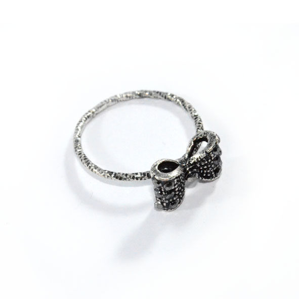 VINTAGE CRYSTAL BOW RING - product image  