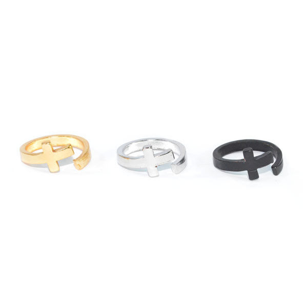 TWISTED CROSS RING - product image  