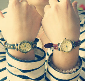 STUDDED VINTAGE WATCH - product image  