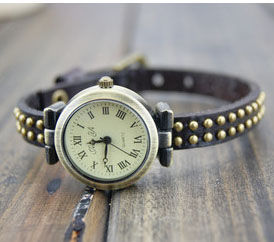 STUDDED VINTAGE WATCH - product image  