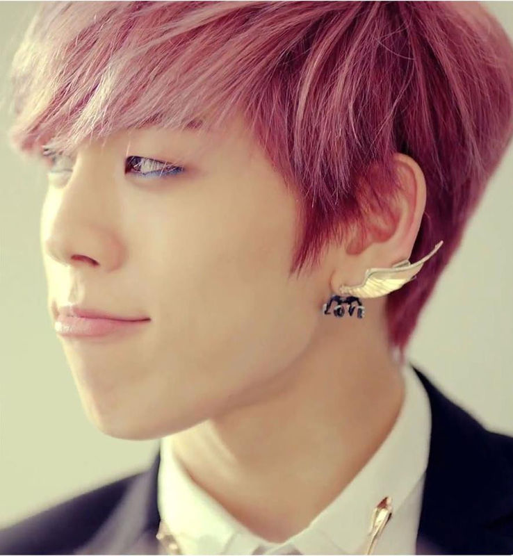 STAR AND WING CUFF EARRING - product image  