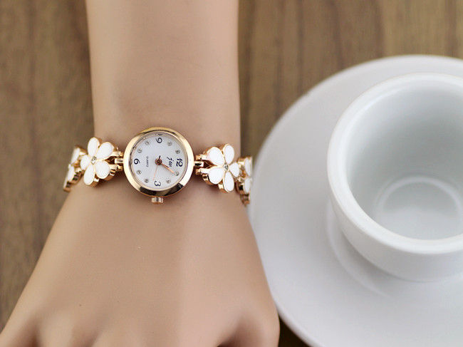 FLORAL STRAP WATCH - product image  