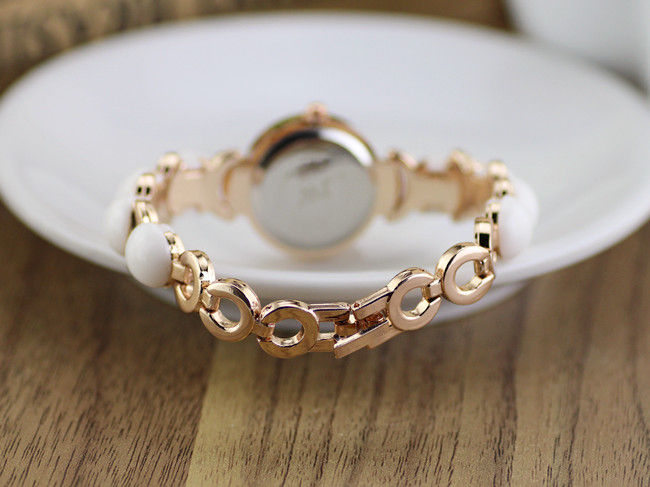 VINTAGE STYLE ROUND WATCH - product image  