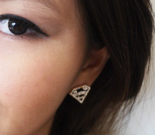 SUPERMAN EAR STUD - product image  