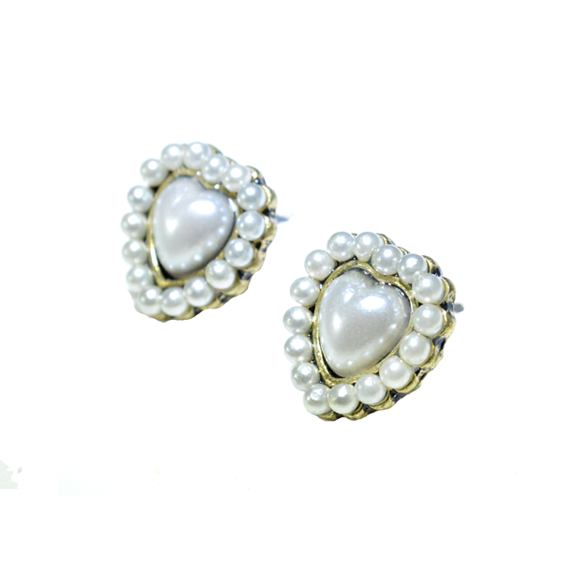 MINI PEARL WITH HEART EAR STUD - product image  