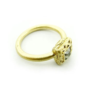 ELEGANT BOX CRYSTAL RING - product image  