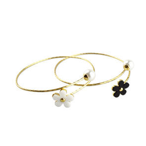 DAISY WITH PEARL BANGLE - product image  
