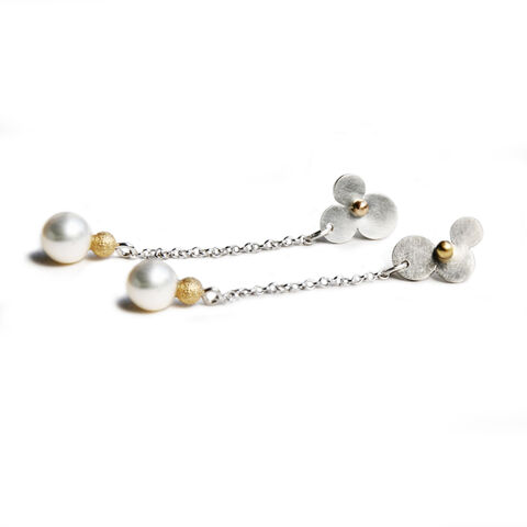 Sequin,chain,earrings,silver,&,gold,with,pearls,Katerina Damilos, playful silver chain earrings with pearls, silver disc earrings with pearl drops, silver sequin earrings with pearls, understated elegant earrings, June birthday gift, online jewellery