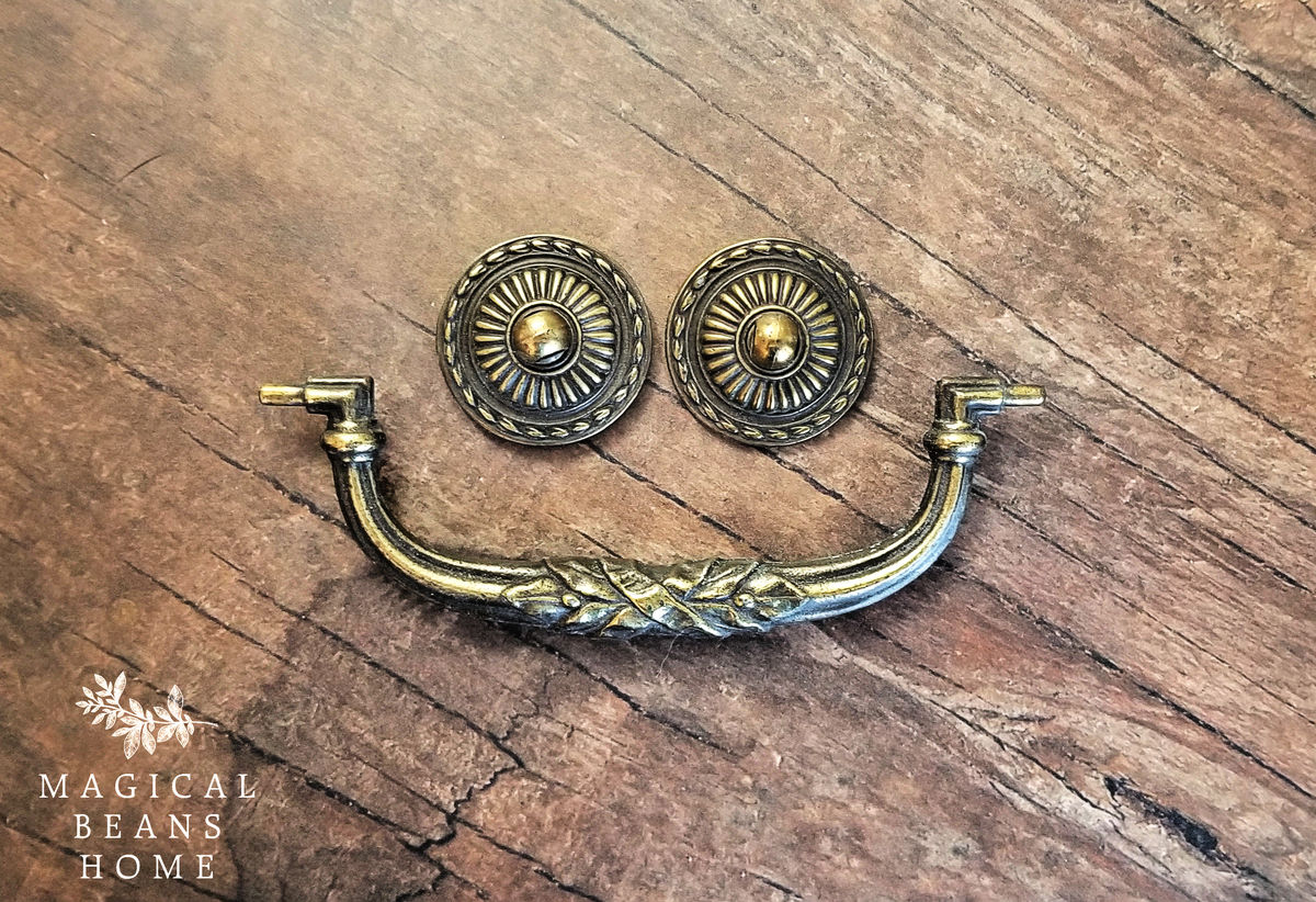 Vintage KBC Large Antiqued Gold Wheat Motif Drop Bail Pull in Solid