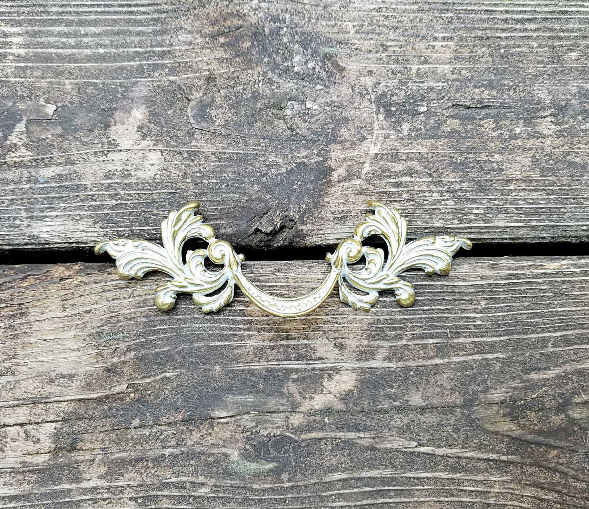 Vintage "New Old Stock" White & Gold French Provincial Ornate Leaf