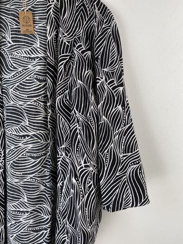 SALE // COTTON ORIGINAL KIMONO style jacket UK8 to UK14: black and white - product images  of 