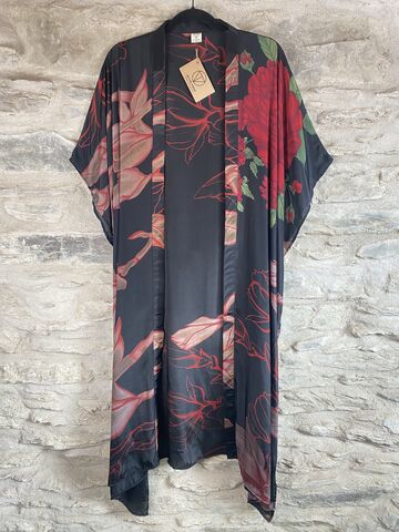 LONG,KIMONO,STYLE,JACKET,ONE,SIZE,UK10,to,28:,black,,red,,green,,floral,black, red, green, floral, long, Kimono, style, jacket, curvy, plus, size, on, the, verge
