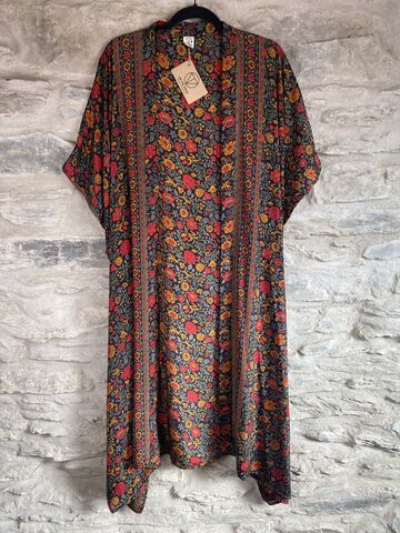 LONG,KIMONO,STYLE,JACKET,ONE,SIZE,UK10,to,28:,black,,red,,yellow,,floral,black, red, yellow, floral, long, Kimono, style, jacket, curvy, plus, size, on, the, verge