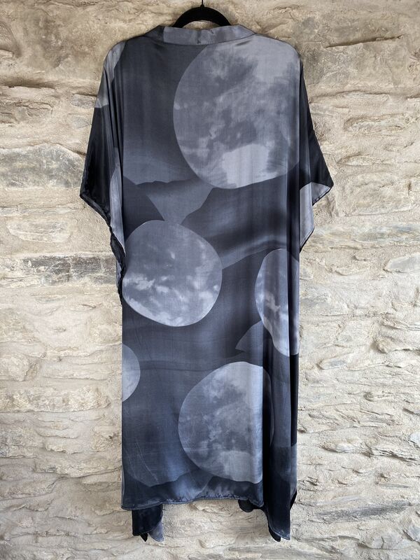 LONG KIMONO STYLE JACKET ONE SIZE UK10 to 28: black, grey, full moon - product images  of 