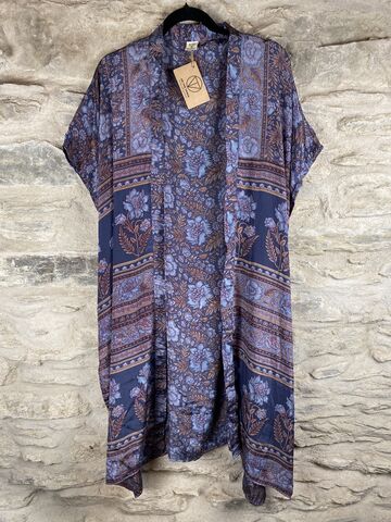 SHORTER,LONG,KIMONO,STYLE,JACKET,ONE,SIZE,UK6,to,22:,blue-grey,,floral,blue, grey, floral , short, long, Kimono, style, jacket, curvy, plus, size, on, the, verge