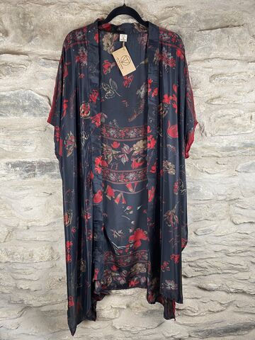 SHORTER,LONG,KIMONO,STYLE,JACKET,ONE,SIZE,UK6,to,22:,black,,red,flowers,Black, red flowers , short, long, Kimono, style, jacket, curvy, plus, size, on, the, verge