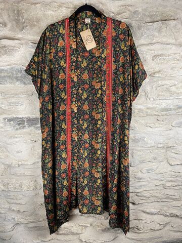 SHORTER,LONG,KIMONO,STYLE,JACKET,ONE,SIZE,UK6,to,22:,romantic,,black,,floral,romantic, black, floral , short, long, Kimono, style, jacket, curvy, plus, size, on, the, verge