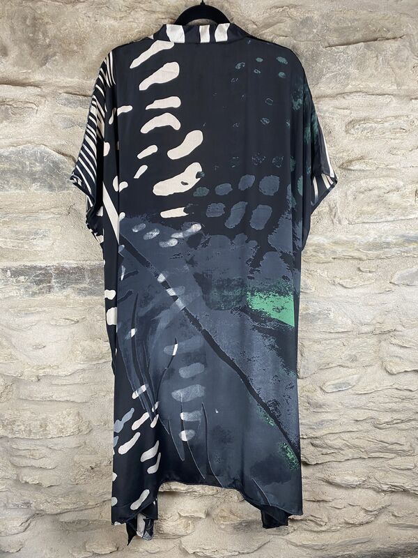 SHORTER LONG KIMONO STYLE JACKET ONE SIZE UK6 to 22: black, white, grey, green - product images  of 