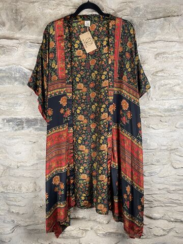 SHORTER,LONG,KIMONO,STYLE,JACKET,ONE,SIZE,UK6,to,22:,black,with,red,,autumnal,colors,black with red, autumnal, short, long, Kimono, style, jacket, curvy, plus, size, on, the, verge