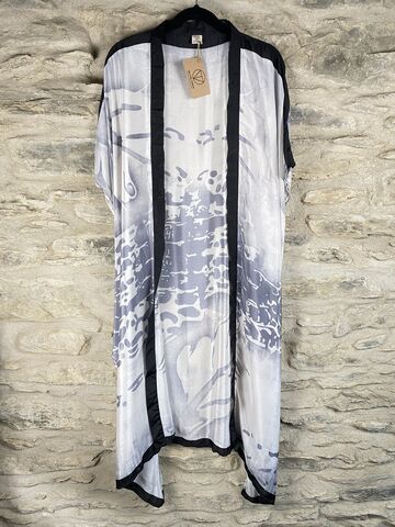 SALE,//,LONG,KIMONO,STYLE,JACKET,ONE,SIZE,UK10,to,28:,white,,black,White, black , long, Kimono, style, jacket, curvy, plus, size, on, the, verge