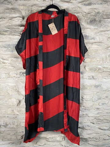 SALE,//,LONG,KIMONO,STYLE,JACKET,ONE,SIZE,UK10,to,28:,black,,red,black, red , long, Kimono, style, jacket, curvy, plus, size, on, the, verge