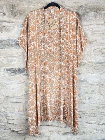 SALE,//,SHORTER,LONG,KIMONO,STYLE,JACKET,ONE,SIZE,UK10,to,28:,earthy,,romantic,,floral,earthy, romantic, floral , long, Kimono, style, jacket, curvy, plus, size, on, the, verge