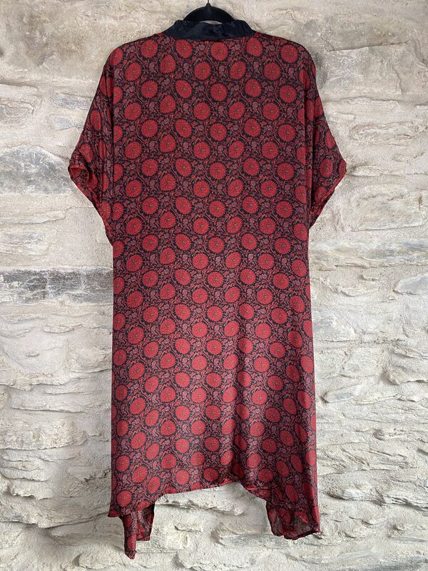 SHORTER LONG KIMONO STYLE JACKET ONE SIZE UK6 to 22: classic and stylish black, red, floral - product images  of 
