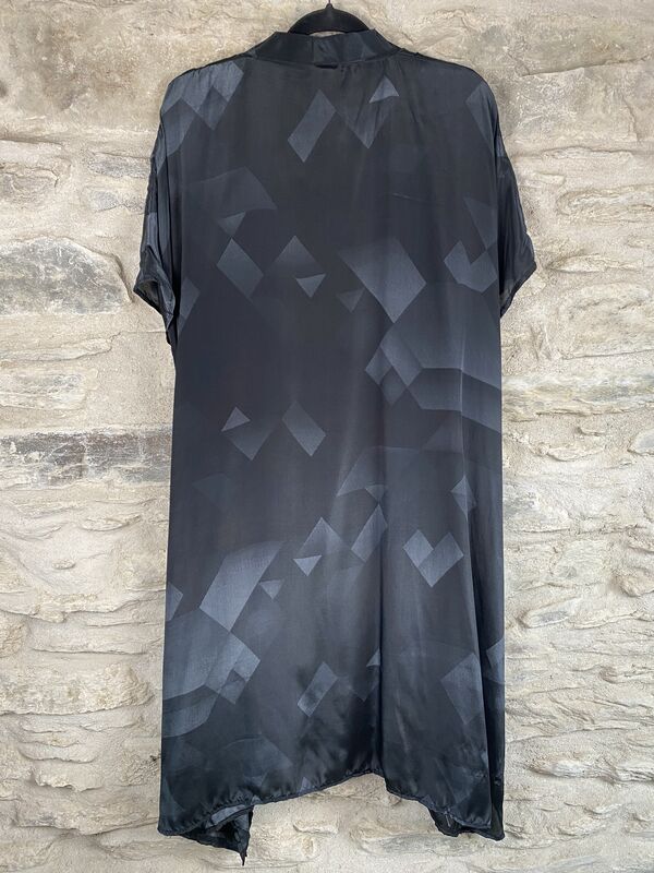 SHORTER LONG KIMONO STYLE JACKET ONE SIZE UK6 to 22: funky abstract black, red, yellow and blue  - product images  of 