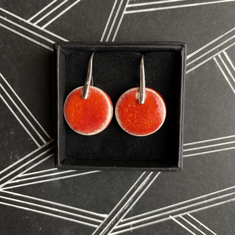 LAVVŌ MEDIUM drop earrings: vibrant red - product images  of 