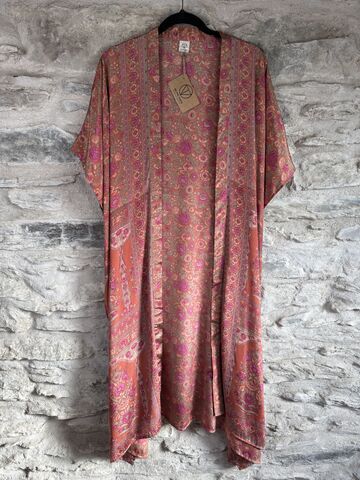 SALE,//,LONG,KIMONO,STYLE,JACKET,ONE,SIZE,UK10,to,28:,sweet,romantic,pink,,floral,Pink, floral, long, Kimono, style, jacket, curvy, plus, size, on, the, verge