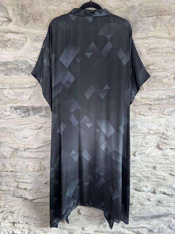 SALE // LONG KIMONO STYLE JACKET ONE SIZE UK10 to 28: black, geometric pattern - product images  of 
