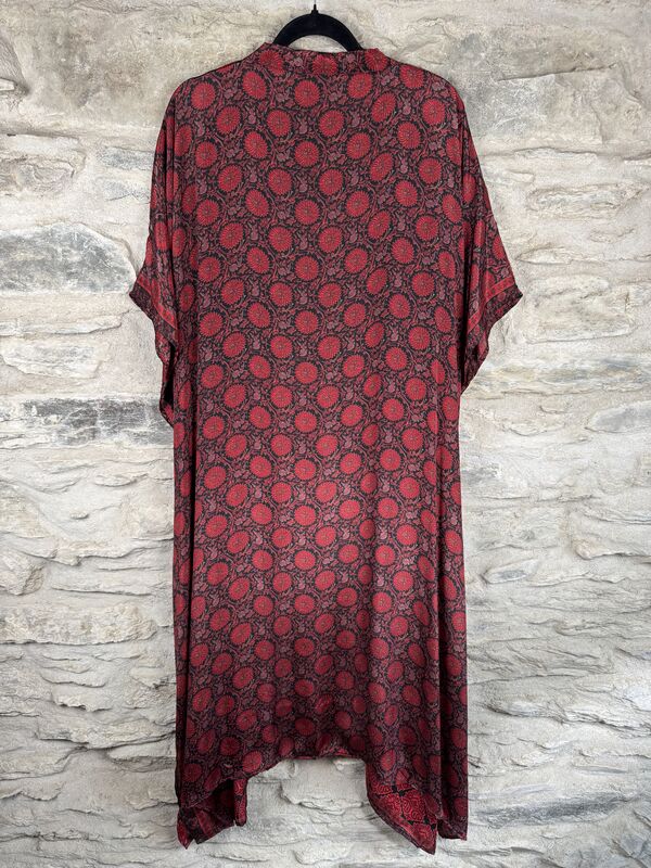 SALE // LONG KIMONO STYLE JACKET ONE SIZE UK10 to 28: black, red - product images  of 