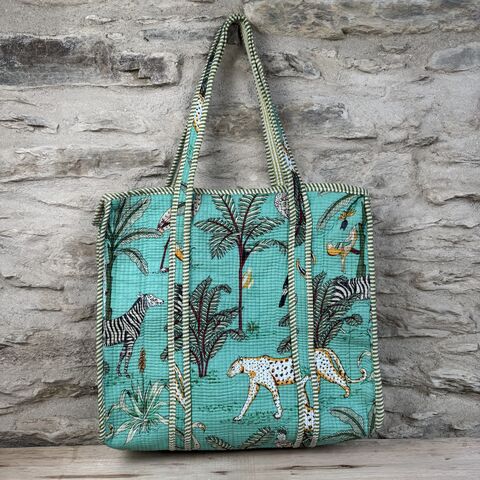 Cotton,beach,bag,with,zip:,aqua,blue,,jungle,theme,Aqua blue, cotton, beach, bag, zip, on, the, verge