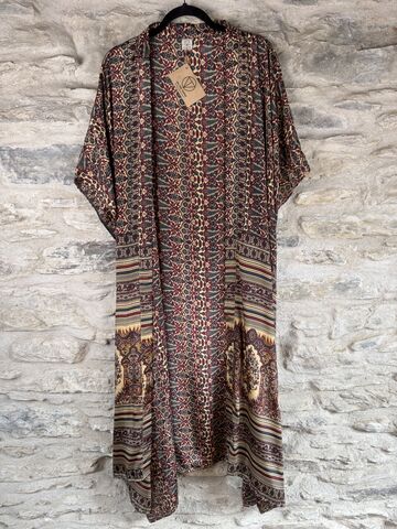 SALE,//,LONG,KIMONO,STYLE,JACKET,ONE,SIZE,UK10,to,28:,beige,,aubergine,,grey,beige, aubergine, grey, long, Kimono, style, jacket, curvy, plus, size, on, the, verge