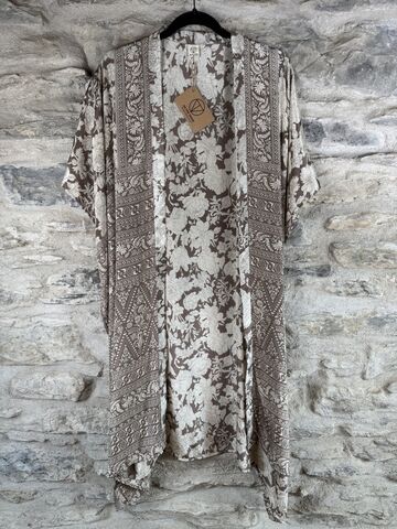 SALE,//,SHORTER,LONG,KIMONO,STYLE,JACKET,ONE,SIZE,UK10,to,28:,grey/browne,and,white,grey, brown, white, orange, long, Kimono, style, jacket, curvy, plus, size, on, the, verge