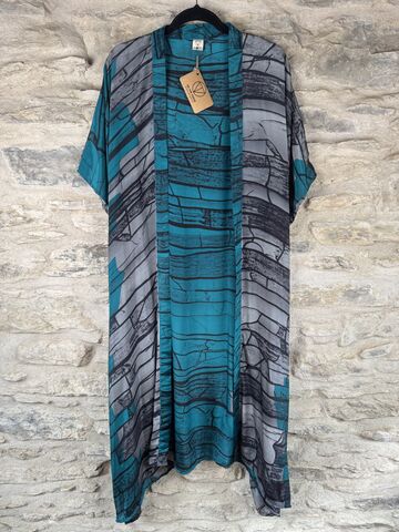 SALE,//,LONG,KIMONO,STYLE,JACKET,ONE,SIZE,UK10,to,28:,blue,,grey,,abstract,blue, grey, abstract, Kimono, style, jacket, curvy, plus, size, on, the, verge